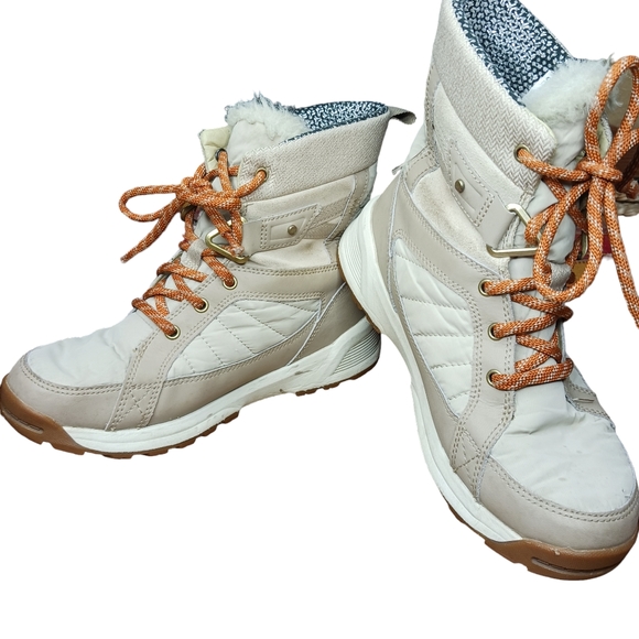 Columbia boots - Picture 10 of 13